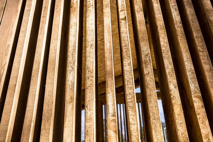 A importância das vigas de madeira na construção residencial | Serraria Nichele